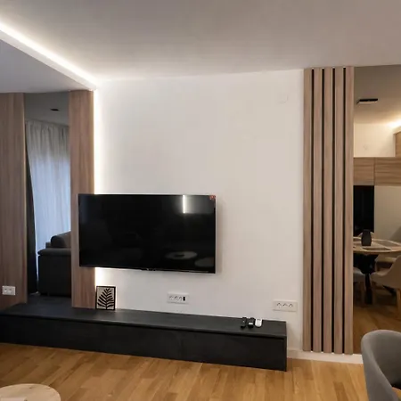 아파트 Leo Lux 3 *